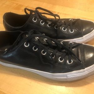 Converse Black leatheŕ women ***size 8***